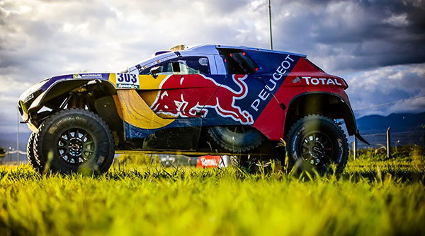 Sainz ofrece una nueva victoria para Peugeot. Meo tuvo su gran día