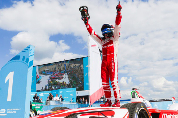 Red hot Rosenqvist hands Mahindra first win (En)