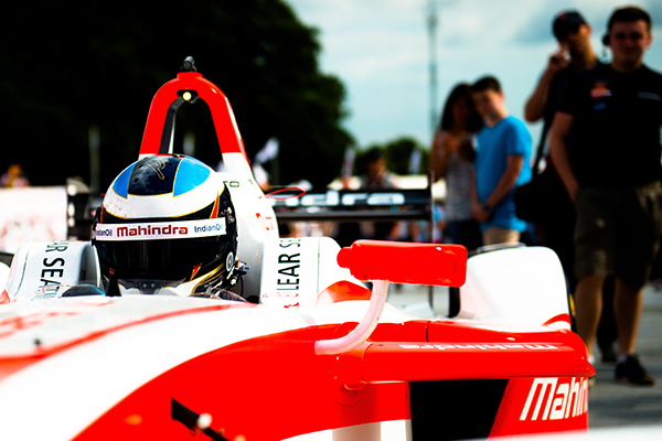 Mahindra Racing sets Goodwood benchmark as Nick Heidfeld claims open-wheel eRecord in M4Electro (En)