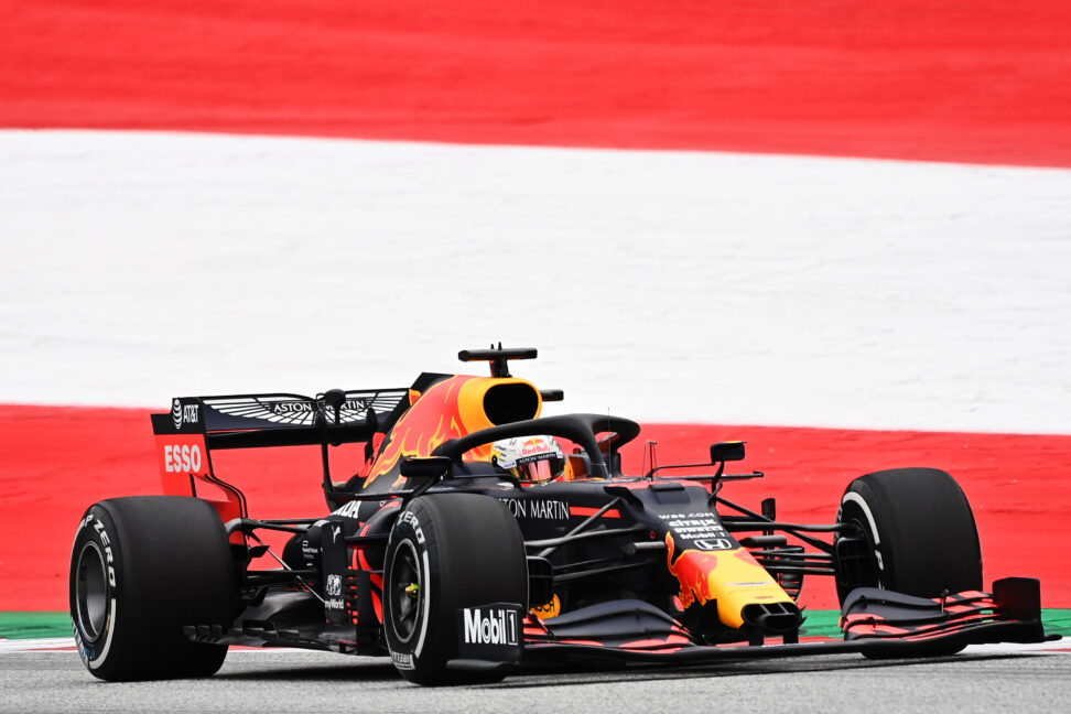Max Verstappen se cuela ante aluvión Mercedes