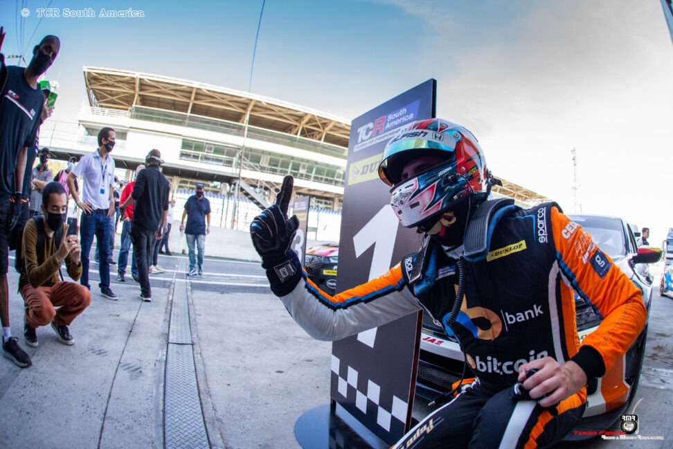 Pepe Oriola ganador en la primera carrera del TCR South America