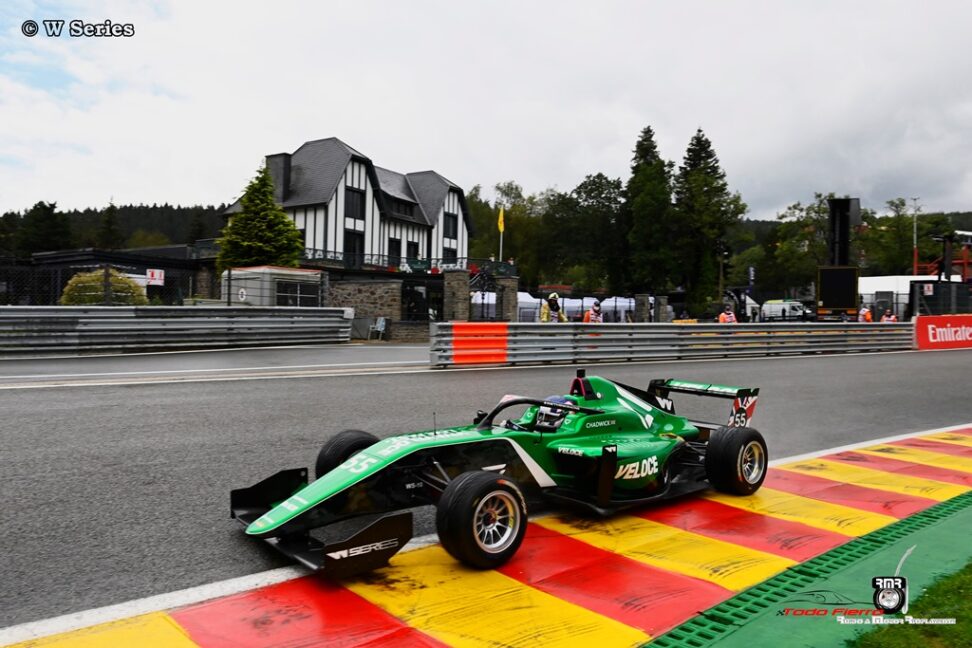 Pole para Chadwick en accidentada clasificación