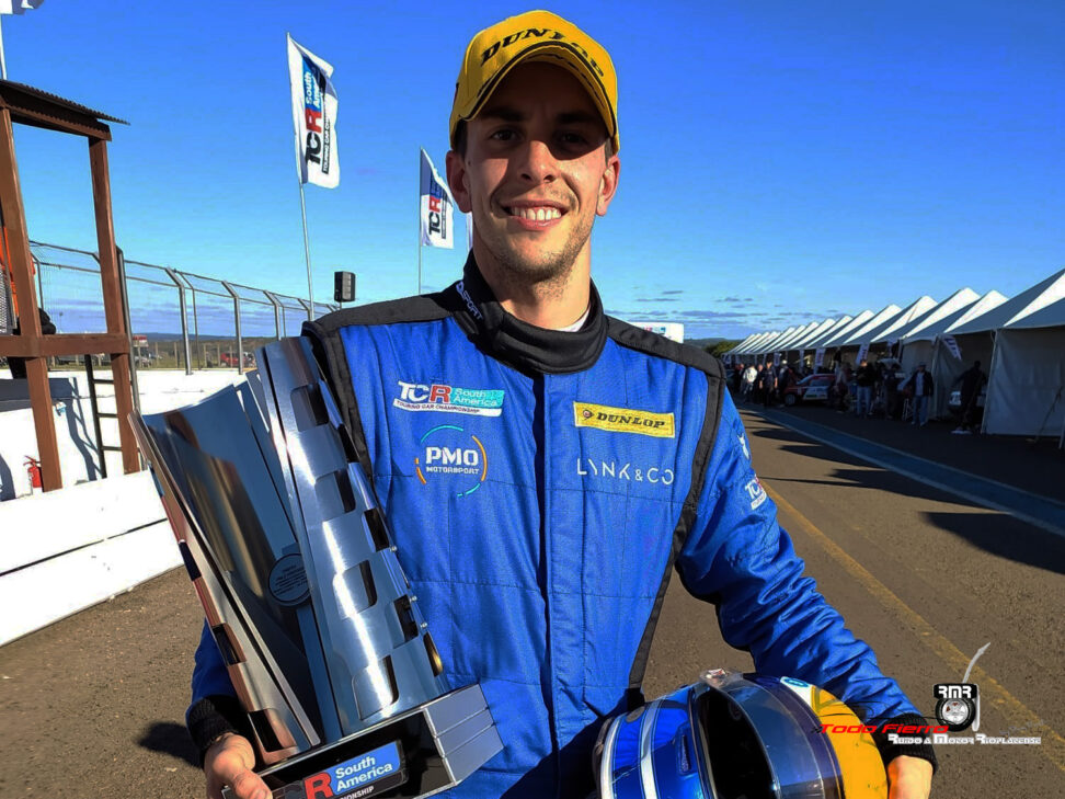 Santi Urrutia poleman en el TCR South America