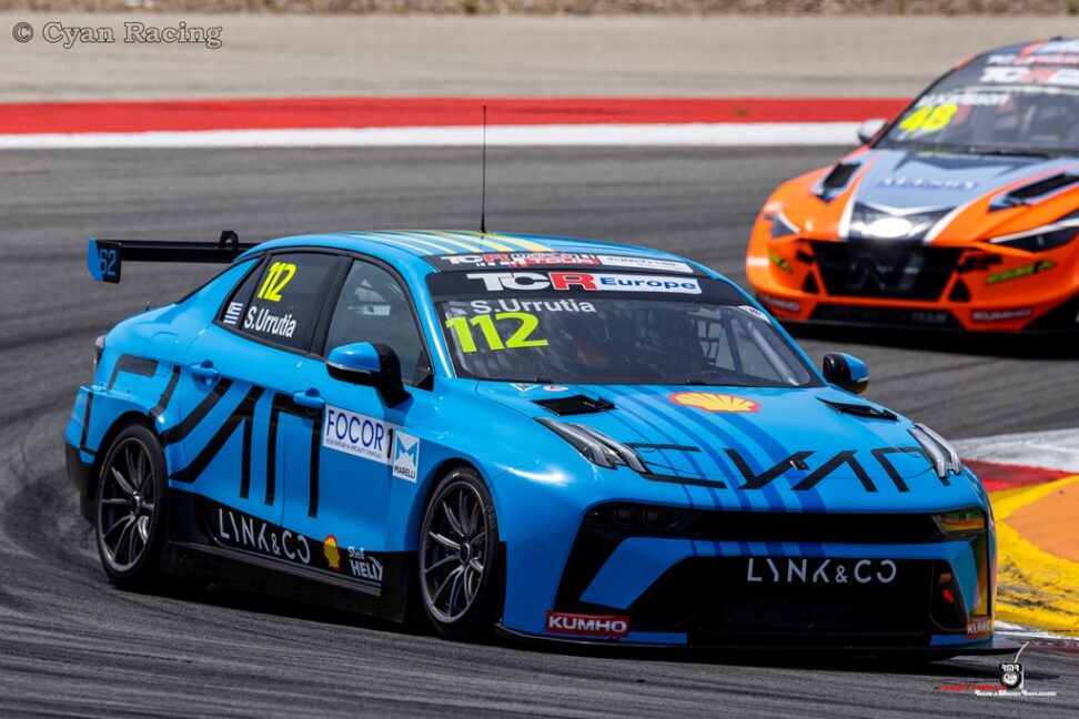 Primera victoria de Santi Urrutia en el TCR World Tour