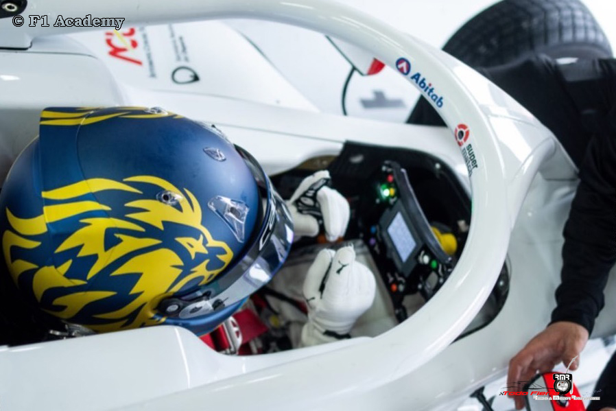 Maite Cáceres suma experiencia en la F1 Academy