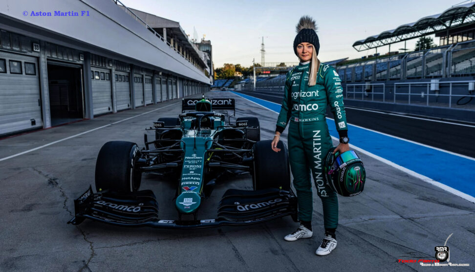 Jessica Hawkins probó un Fórmula 1 de Aston Martin