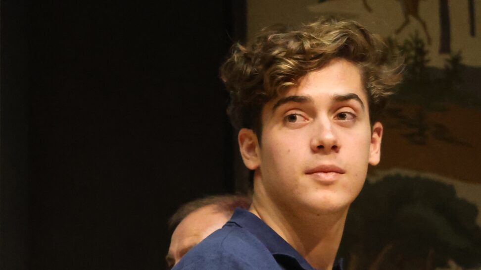 Franco Colapinto piloto oficial de la FIA Fórmula 2 en 2024