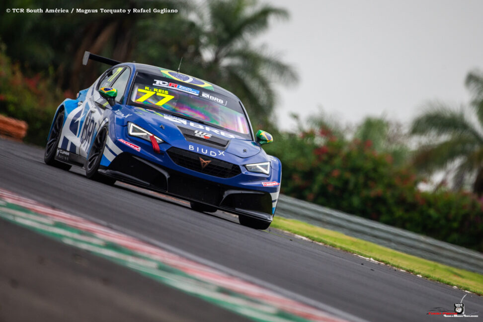 Raphael Reis poleman en el TCR South América
