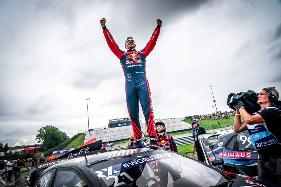 Timmy Hansen gana la primera carrera en Mettet