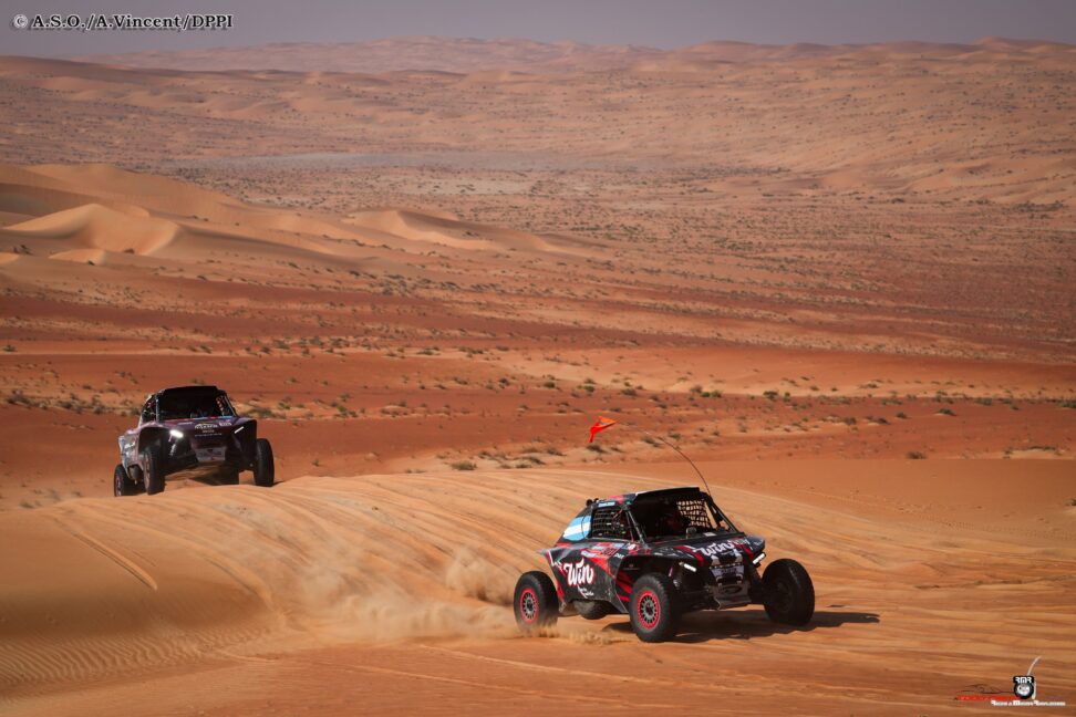 Dakar 2025, Etapa 11: Nicolas Cavigliasso y Valentina Pertegarini acarician la copa Challenger
