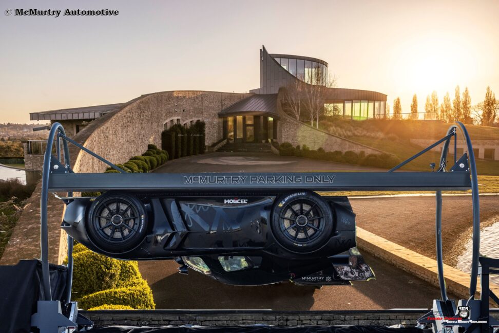 McMurtry Spéirling se convierte en el primer coche conducido boca abajo